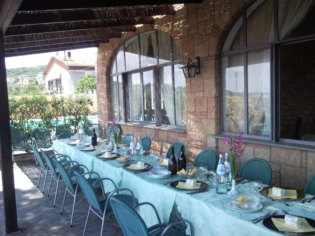 Hotel Cavalieri Passignano sul Trasimeno Esterno foto