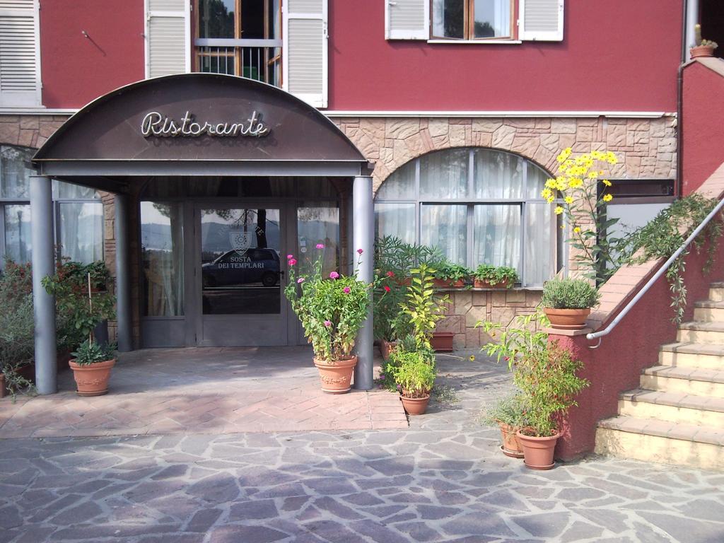Hotel Cavalieri Passignano sul Trasimeno Esterno foto