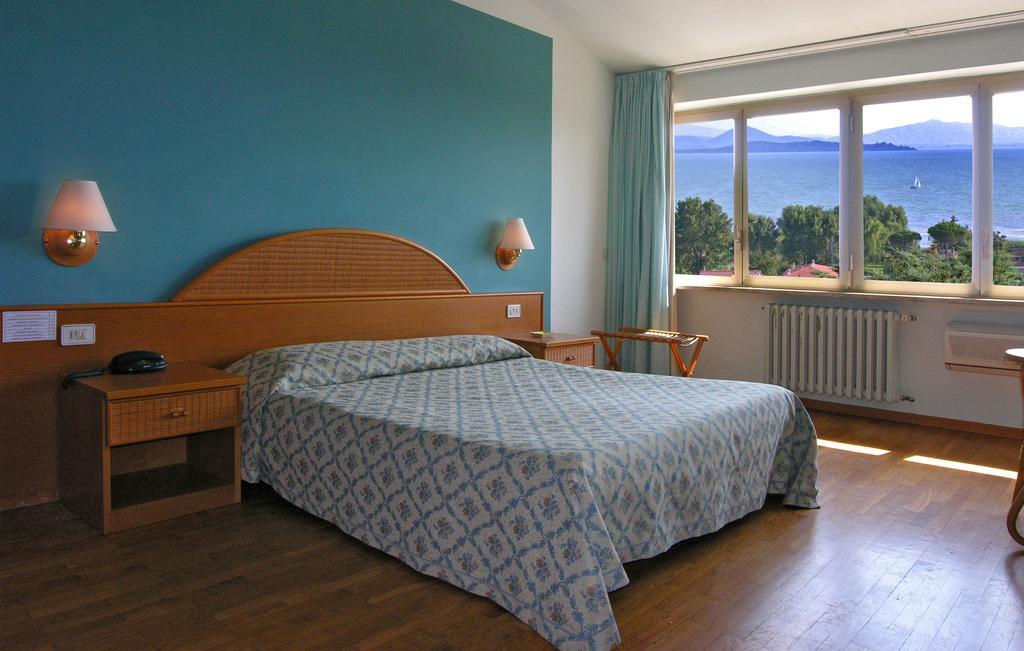 Hotel Cavalieri Passignano sul Trasimeno Esterno foto