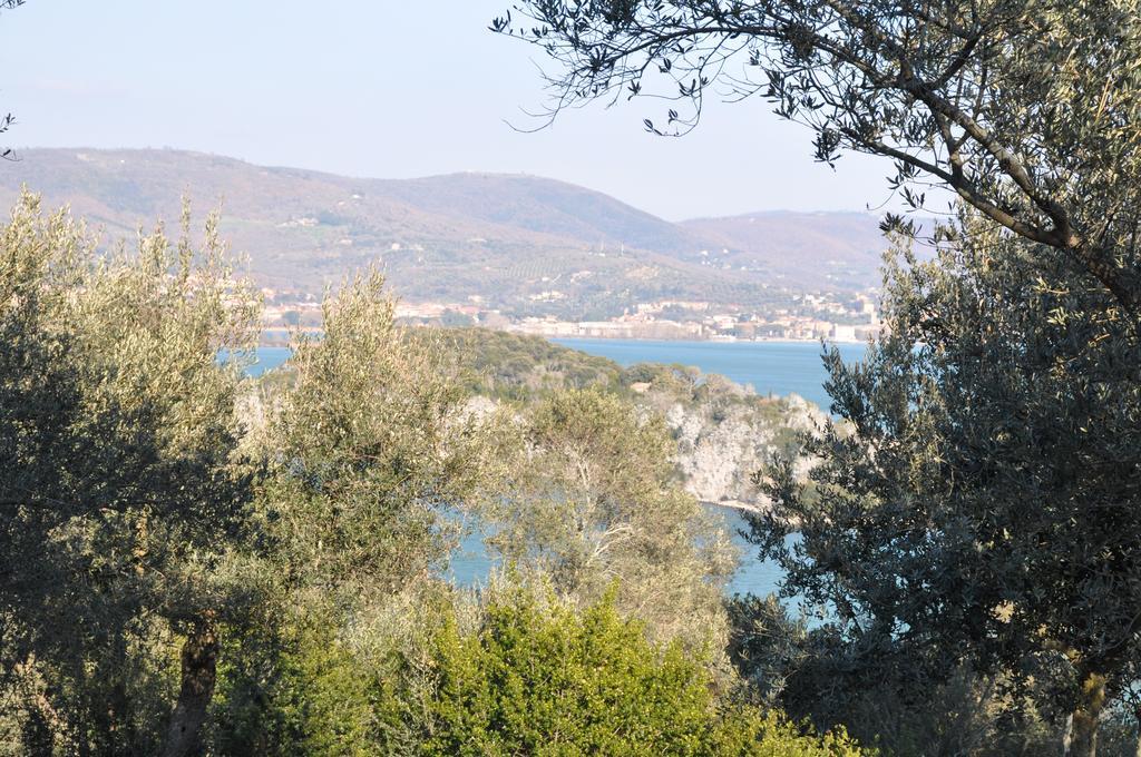 Hotel Cavalieri Passignano sul Trasimeno Esterno foto