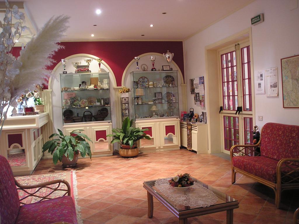 Hotel Cavalieri Passignano sul Trasimeno Esterno foto