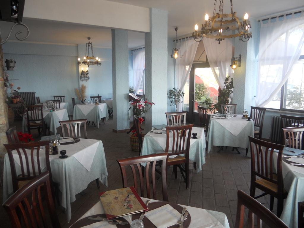 Hotel Cavalieri Passignano sul Trasimeno Esterno foto
