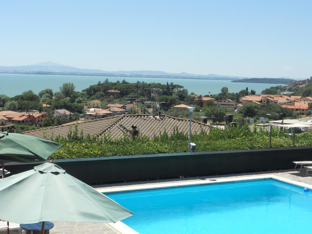 Hotel Cavalieri Passignano sul Trasimeno Esterno foto