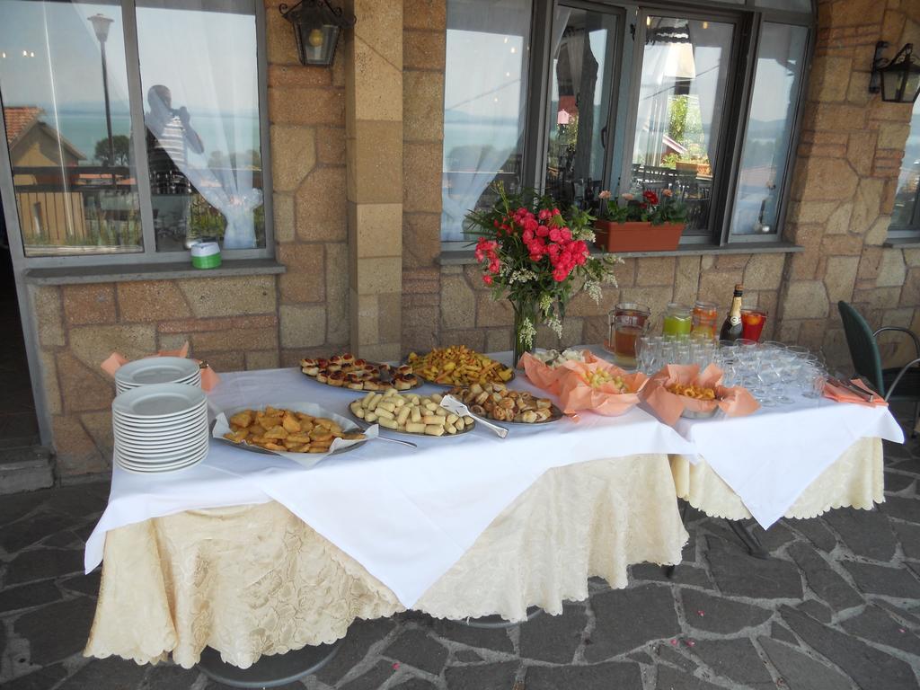 Hotel Cavalieri Passignano sul Trasimeno Esterno foto