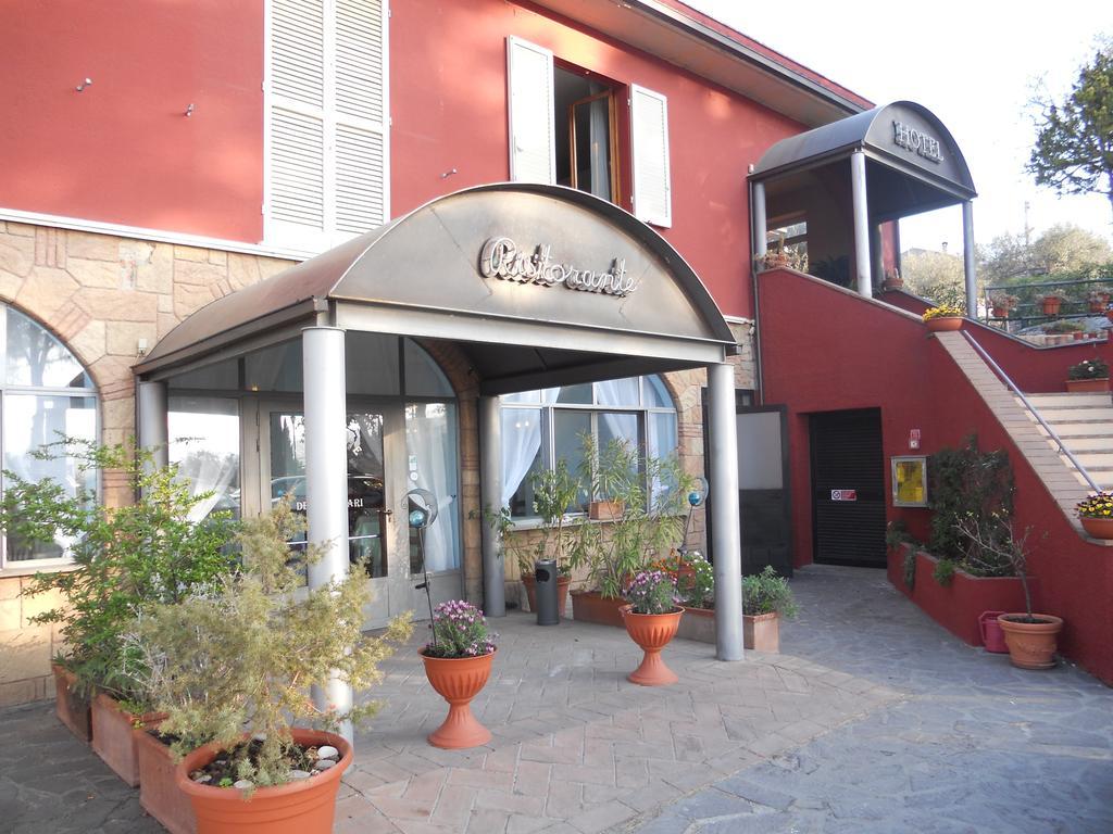 Hotel Cavalieri Passignano sul Trasimeno Esterno foto
