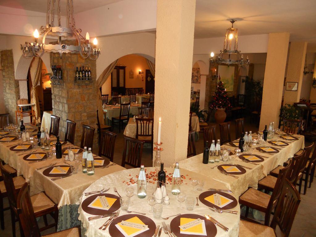 Hotel Cavalieri Passignano sul Trasimeno Esterno foto