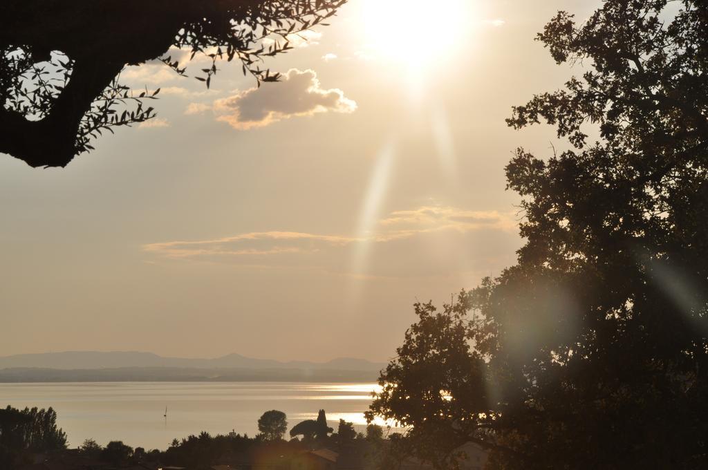Hotel Cavalieri Passignano sul Trasimeno Esterno foto