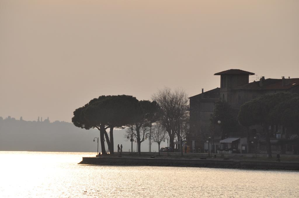 Hotel Cavalieri Passignano sul Trasimeno Esterno foto