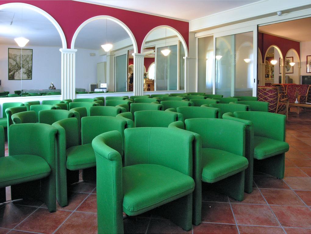 Hotel Cavalieri Passignano sul Trasimeno Esterno foto