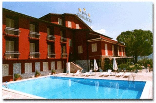 Hotel Cavalieri Passignano sul Trasimeno Esterno foto