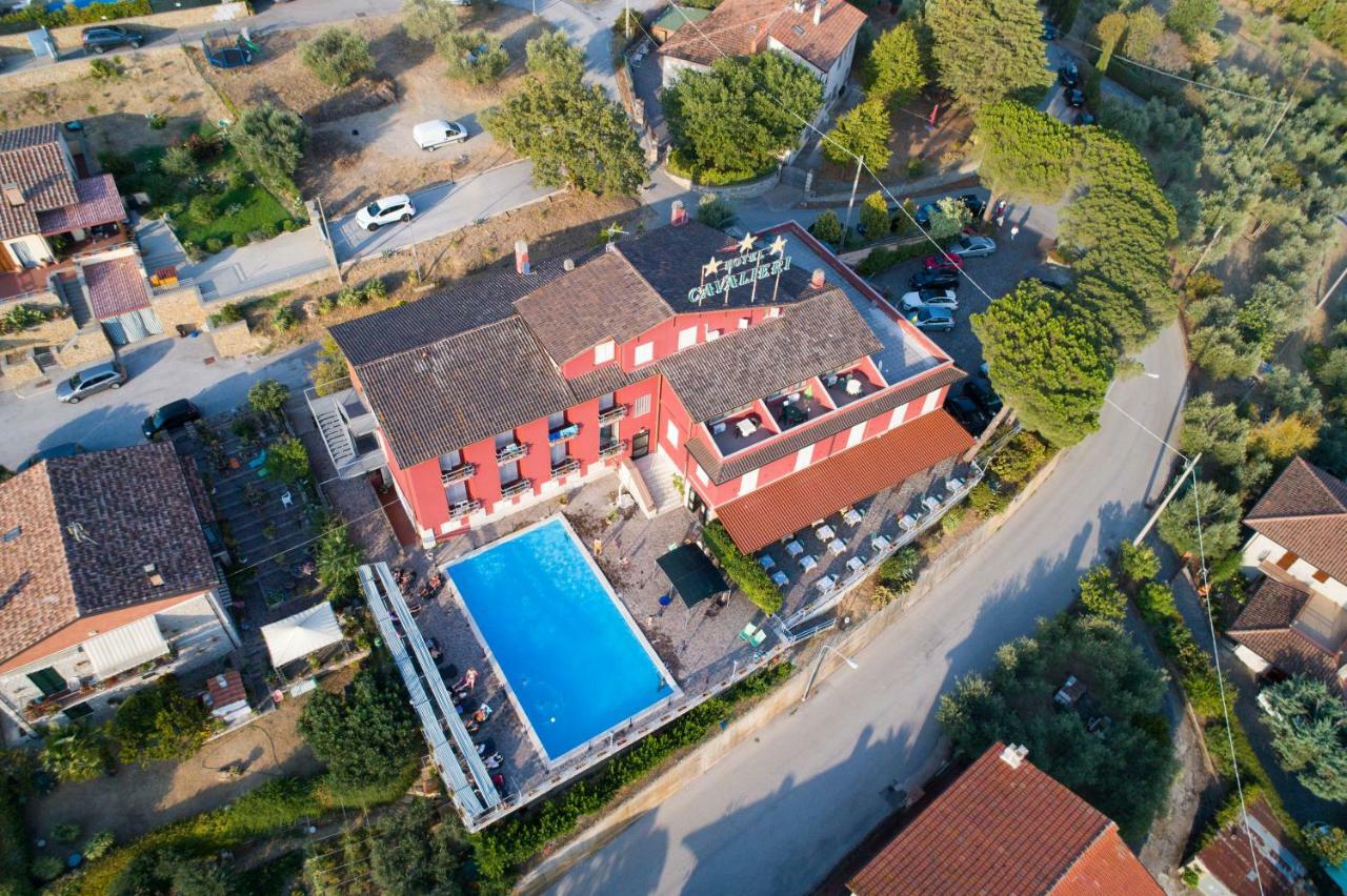 Hotel Cavalieri Passignano sul Trasimeno Esterno foto