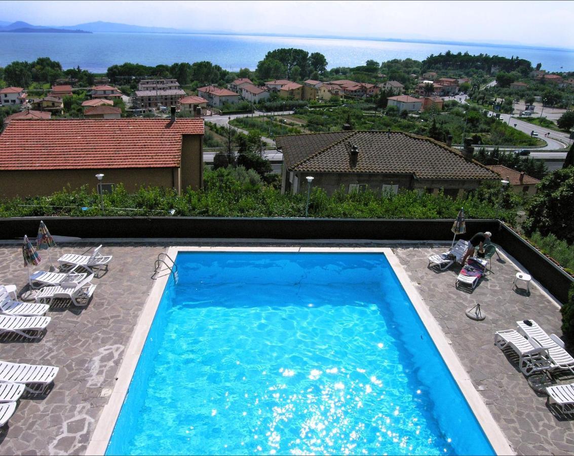 Hotel Cavalieri Passignano sul Trasimeno Esterno foto