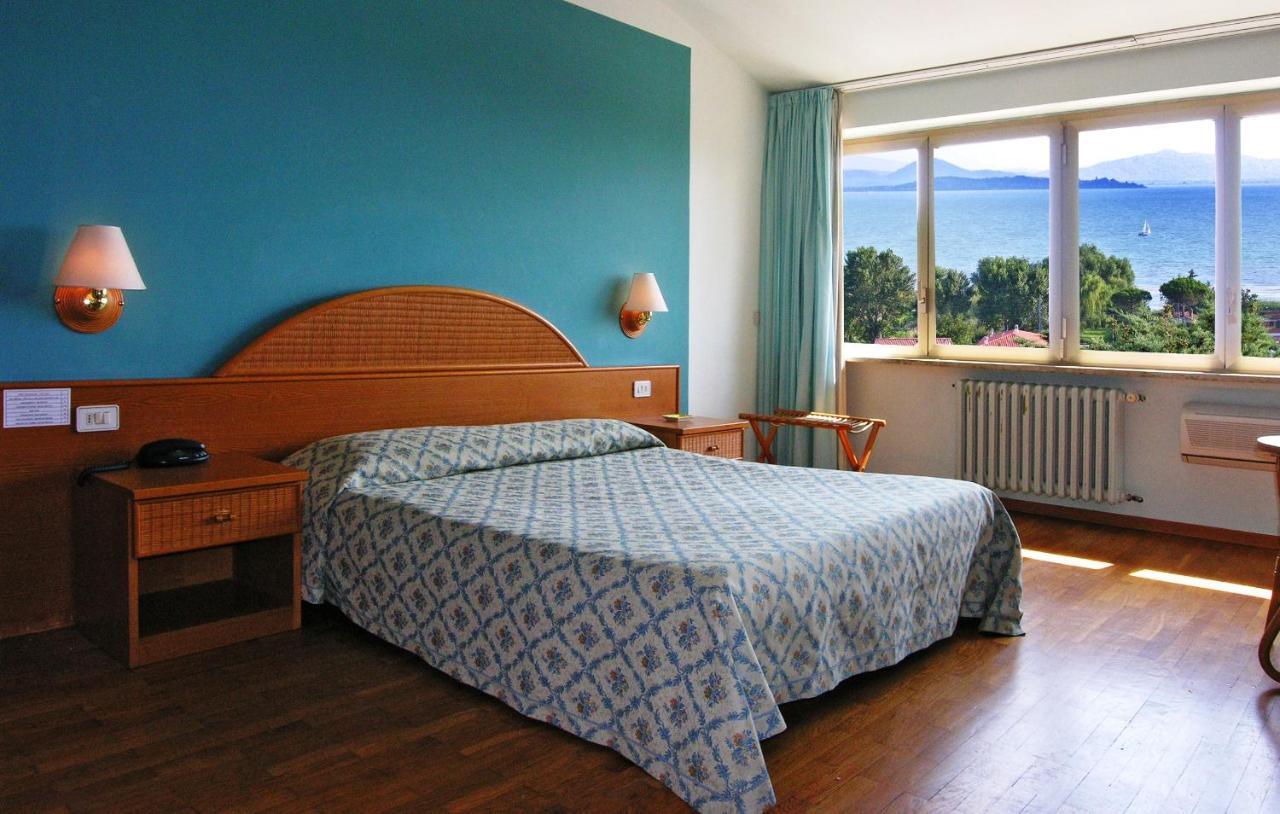 Hotel Cavalieri Passignano sul Trasimeno Esterno foto